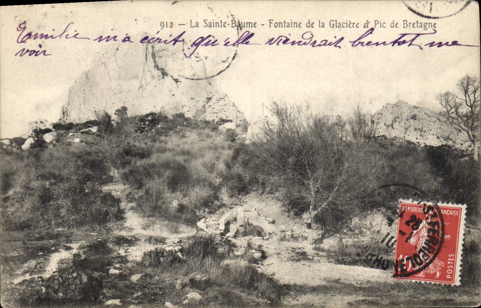 CPA La Sainte Baume Fontaine de la Glaciere et Pic de Bretagne 