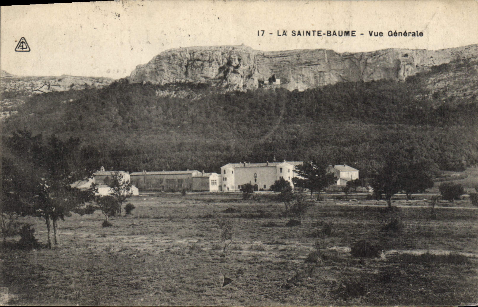 CPA La Sainte Baume Vue Generale 