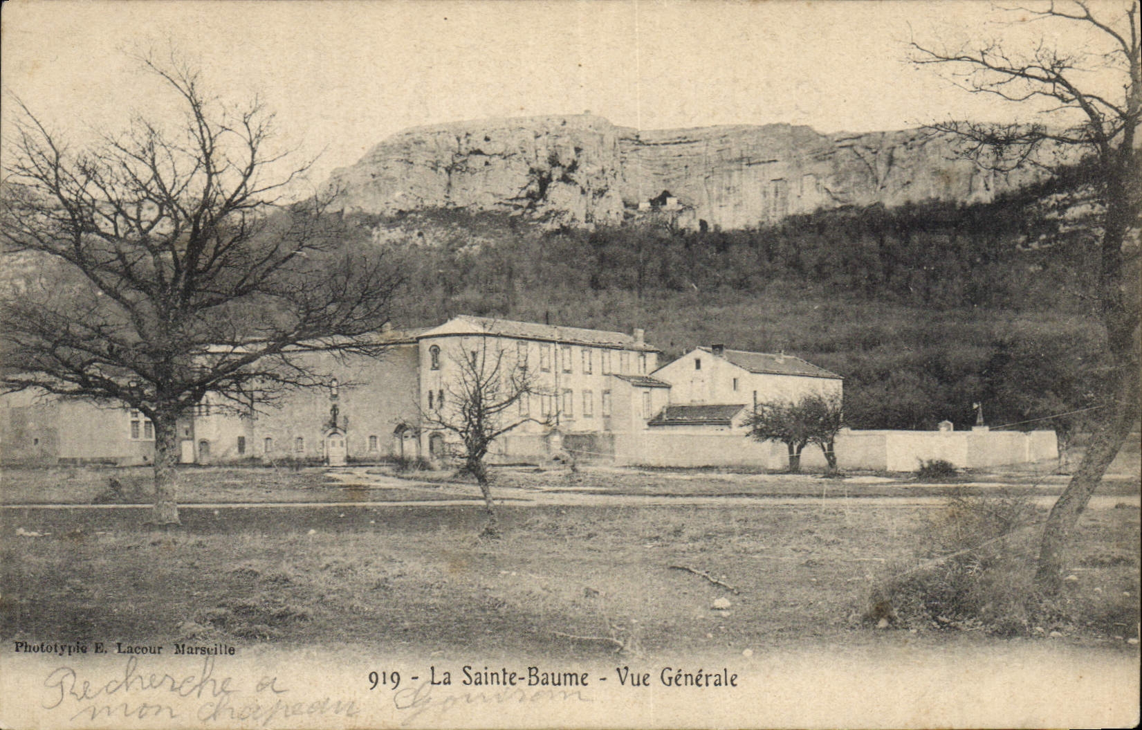 CPA La Sainte Baume Vue Generale 