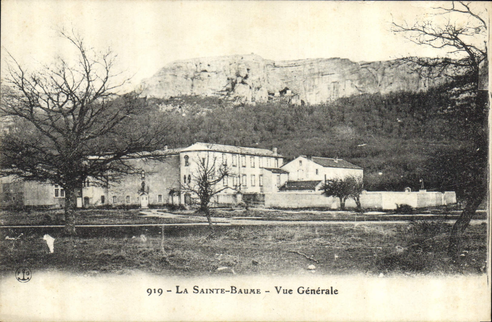 CPA La Sainte Baume Vue Generale 