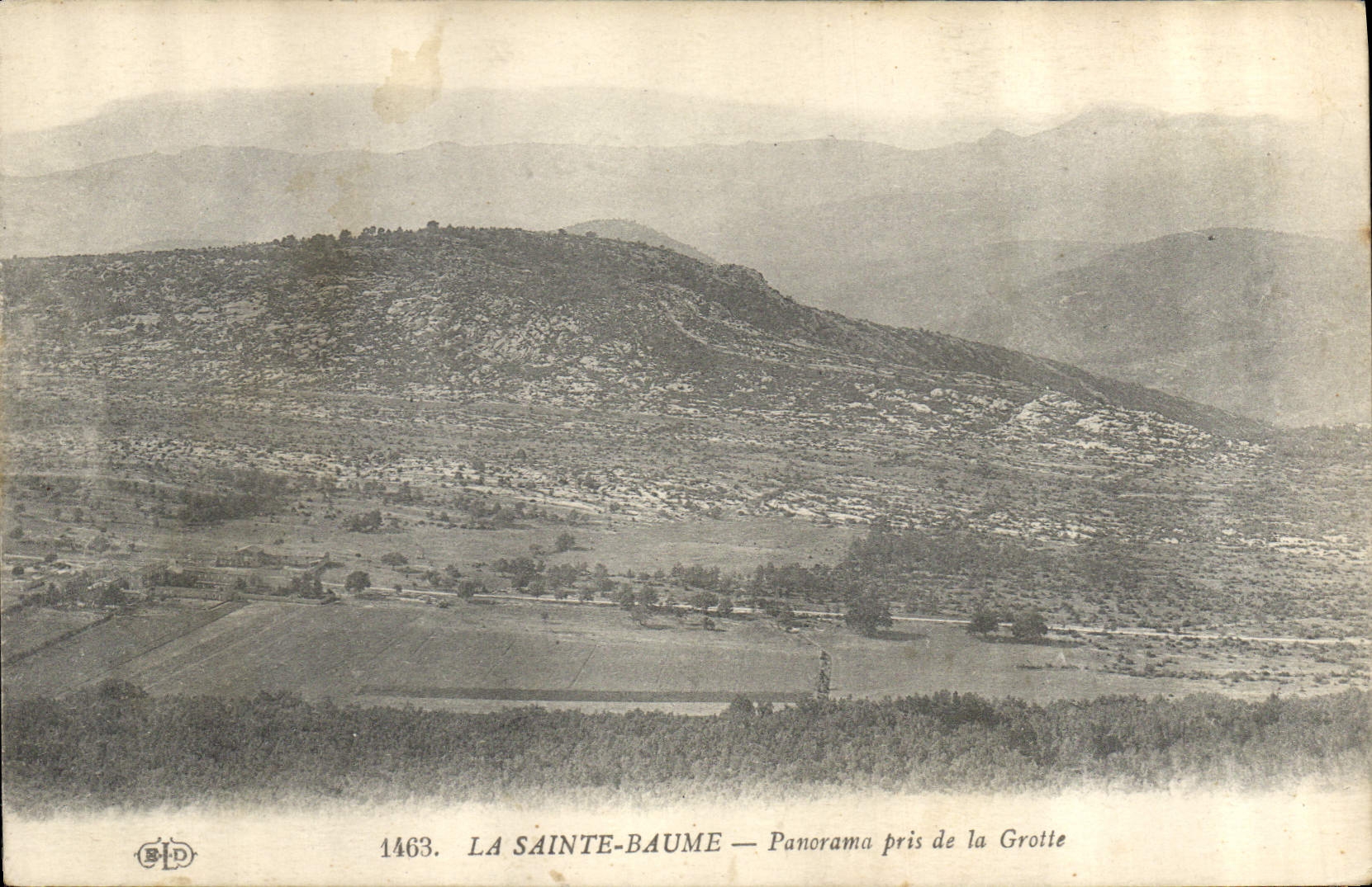 CPA La Sainte Baume Panorama pris de la Grotte 