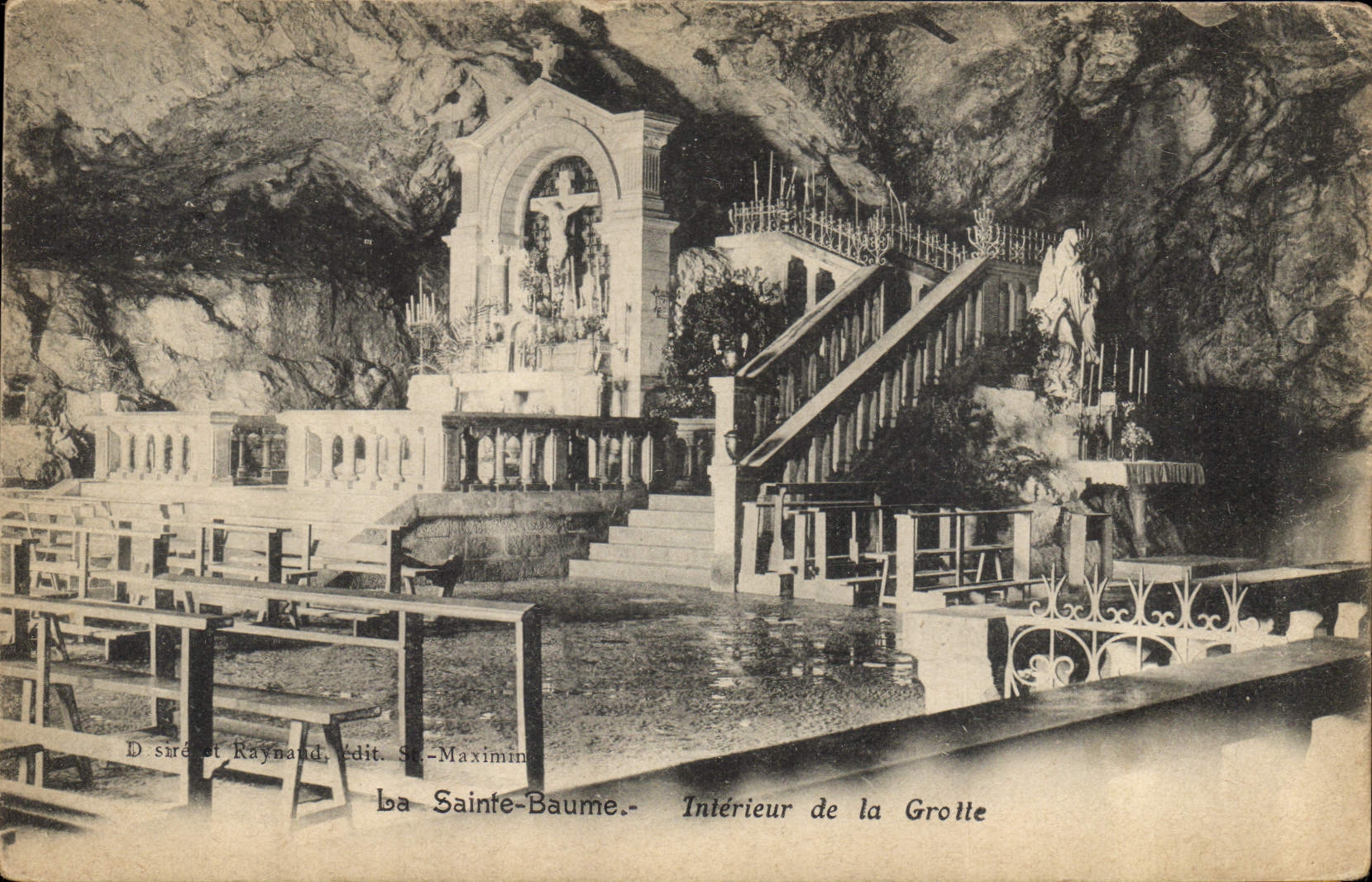 CPA La Sainte Baume Interieur de la Grotte 