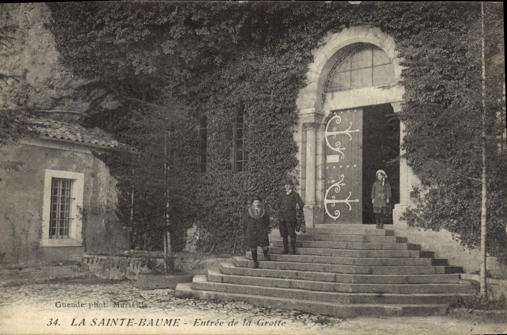 La Sainte-Baume - Entrée de la Grotte — Guende phot. Marseille, n°34