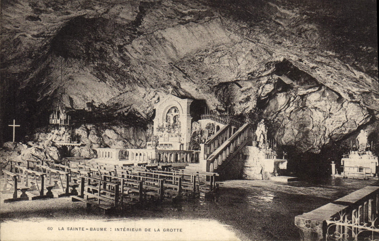 La Sainte-Baume : Intérieur de la grotte — Éditeur : Etablissements Manhes, Paris