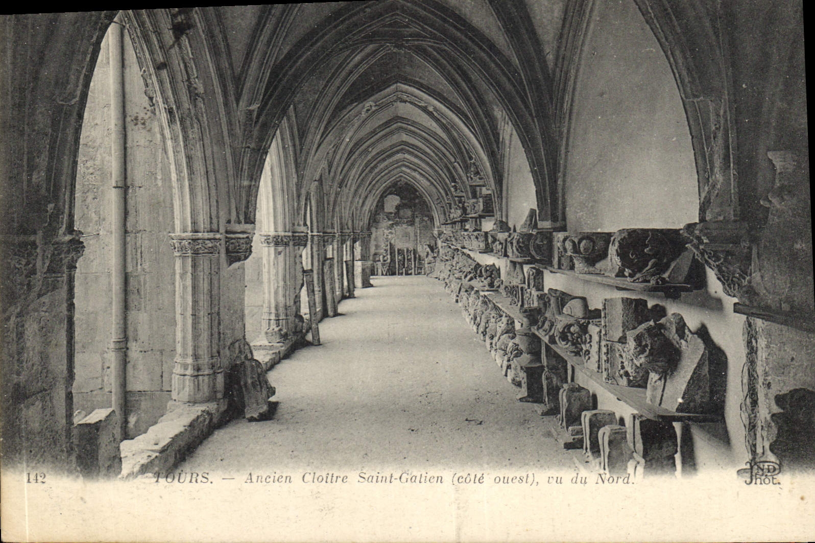 CPA Tours Ancien Cloitre Saint Gatien cote ouest vu du Nord 