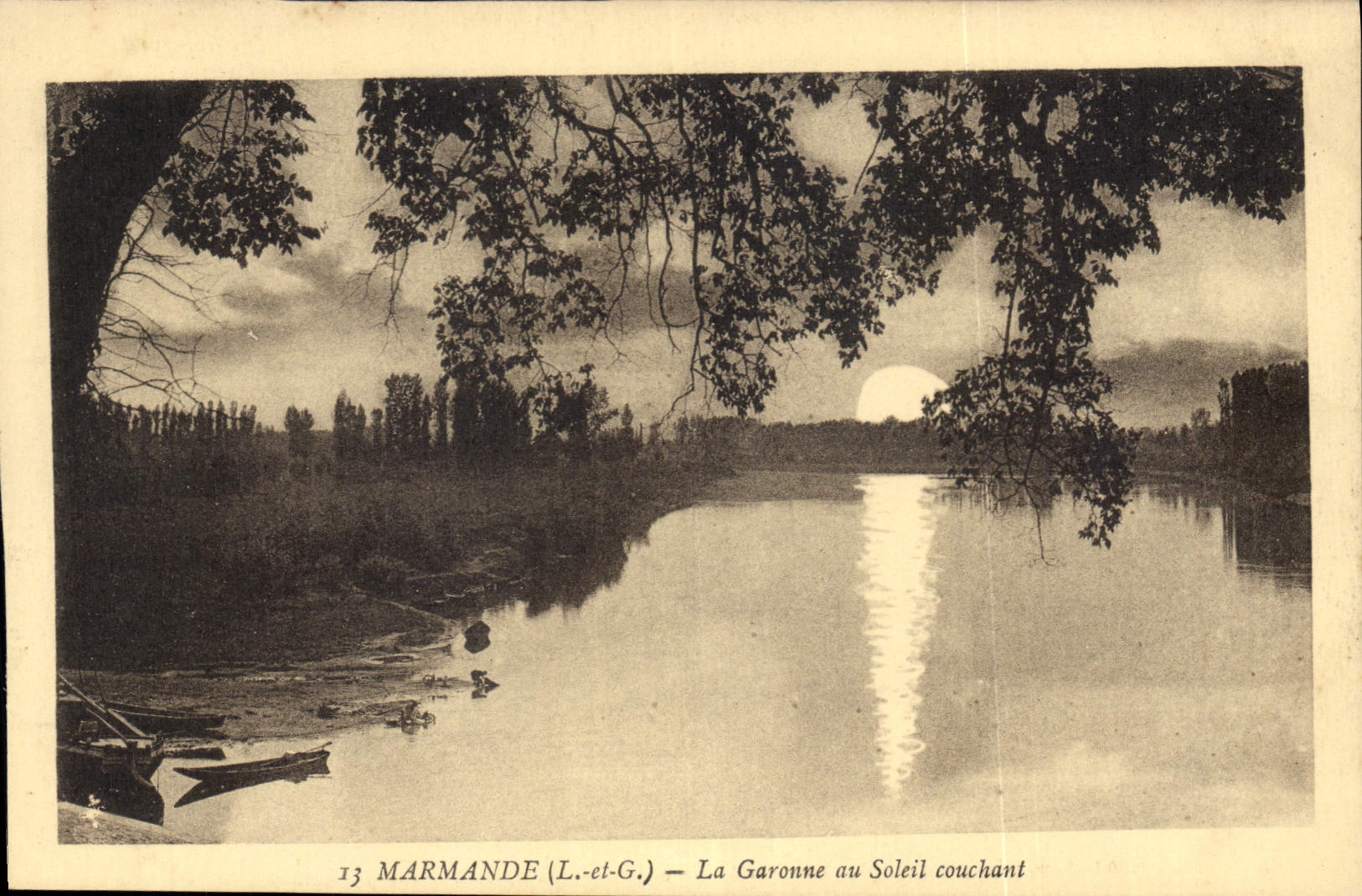 CPA Marmande L et G La Garonne au Soleil couchant 