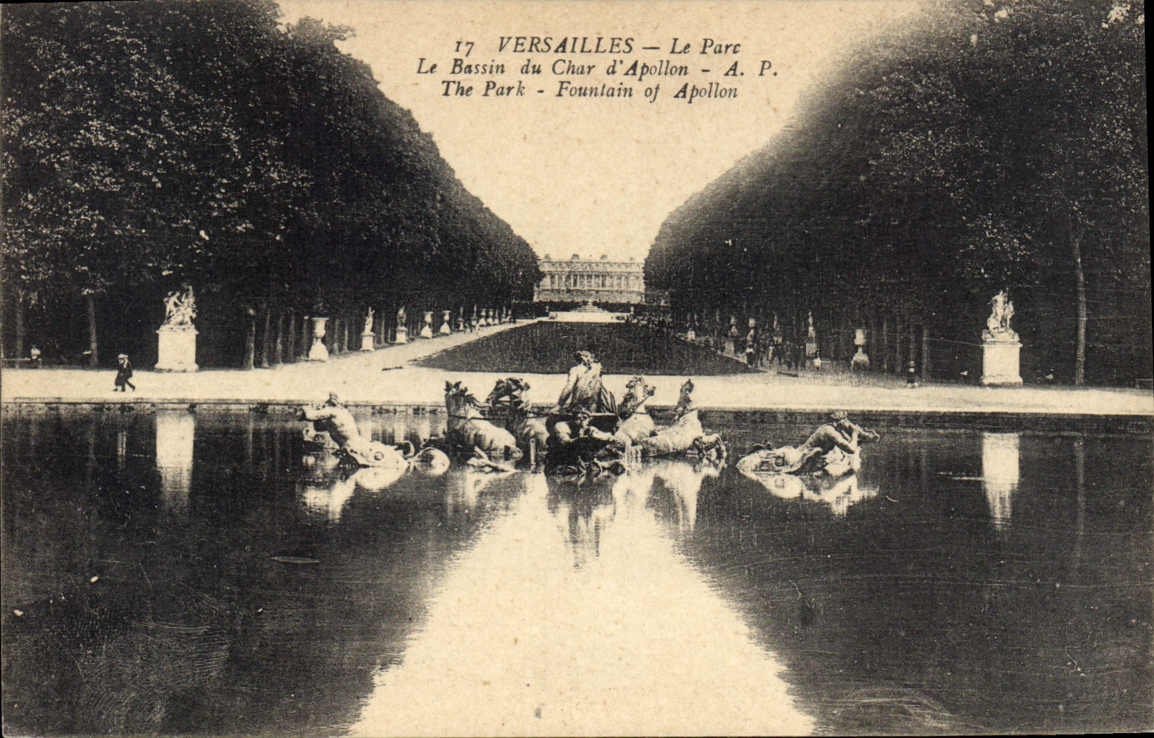 CPA Versailles Le Parc Le Bassin du Char d'Apollon 