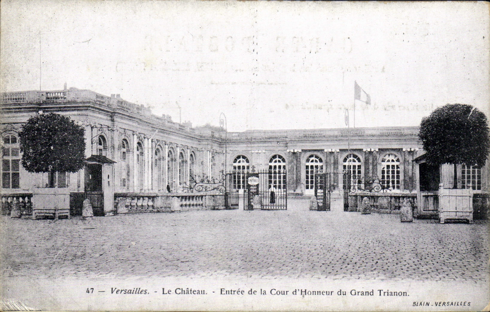 Versailles - Le Château - Entrée de la Cour d'Honneur du Grand Trianon — Blain, Versailles