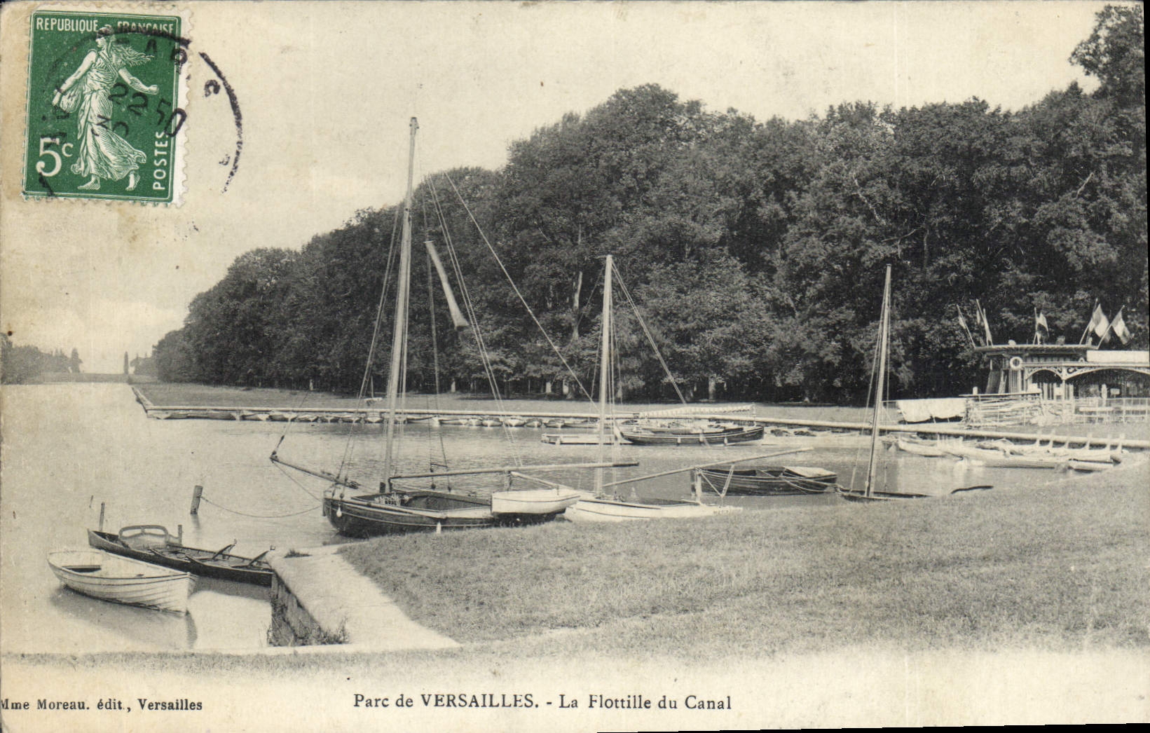 Parc de VERSAILLES - La Flottille du Canal — Mme Moreau, édit. Versailles