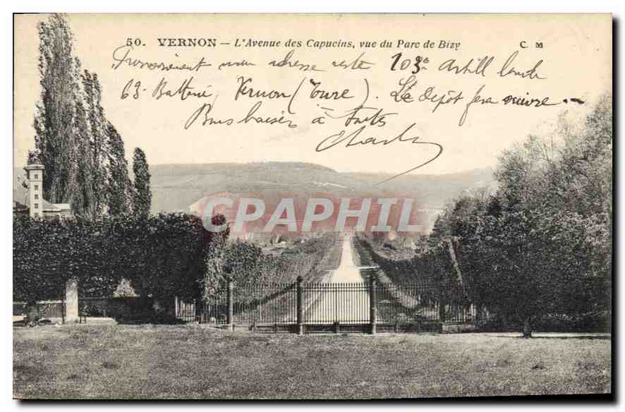 CPA Vernon L'Avenue des Capucins vue du Parc de Bizy 