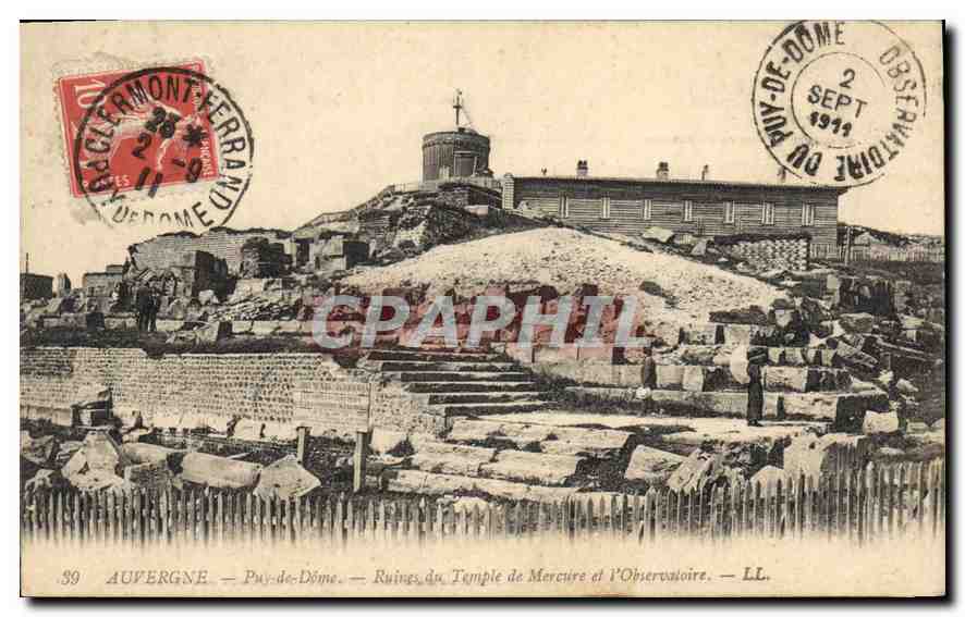 CPA Auvergne Puy de Dome Ruines du Temple de Mercure et l'Observatoire 