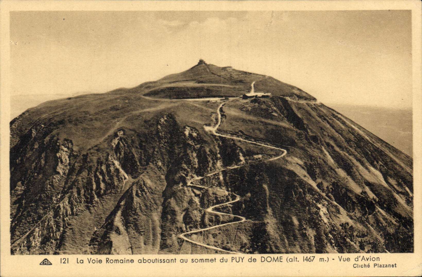 Puy de Dôme — Voie romaine au sommet — Cliché Plazanet n°121