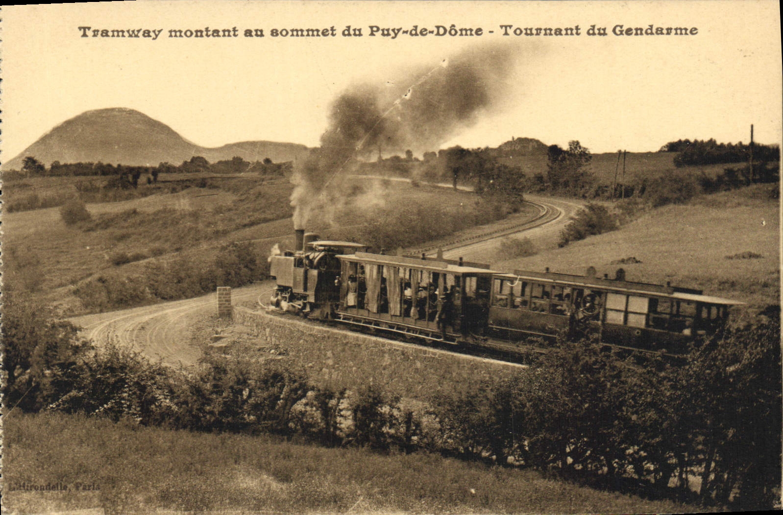 Tramway montant au sommet du Puy-de-Dôme - Tournant du Gendarme — L. Mirondelle, Paris