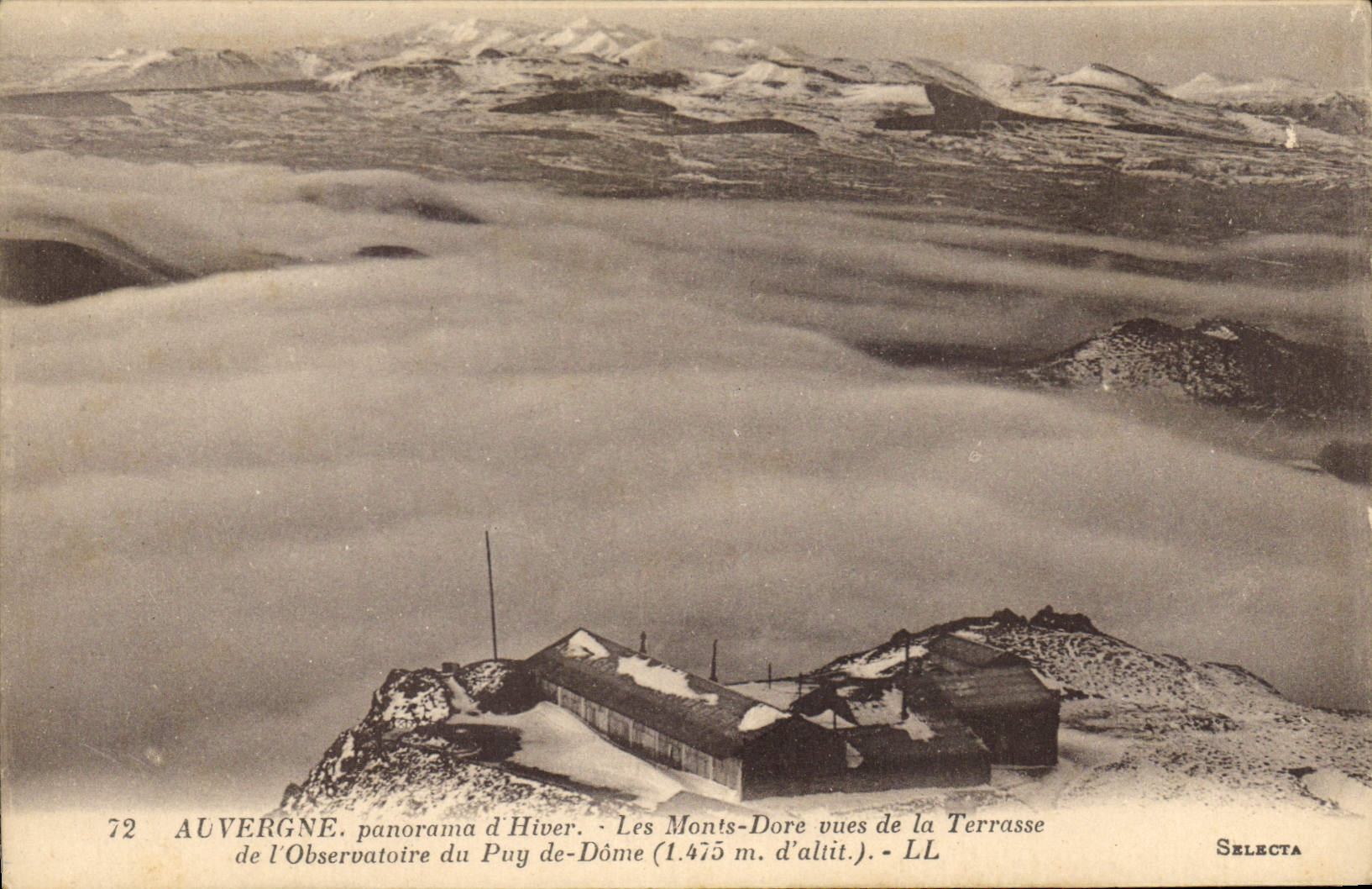 Auvergne. Panorama d'hiver - Les Monts-Dore vues de la Terrasse de l'Observatoire du Puy-de-Dôme (1.475 m. d'altitude) - LL - Selecta