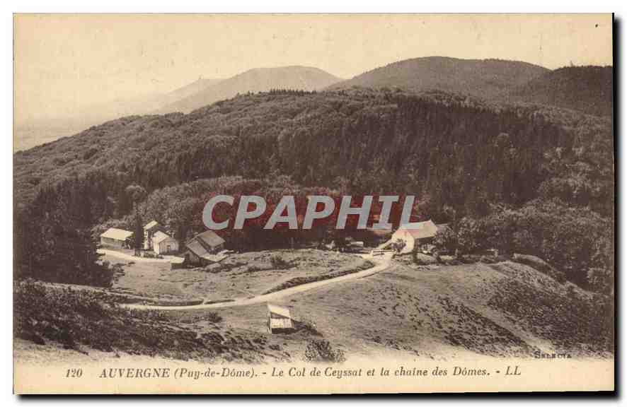 Auvergne (Puy-de-Dôme) — Le Col de Ceyssat et la chaîne des Dômes — LL
