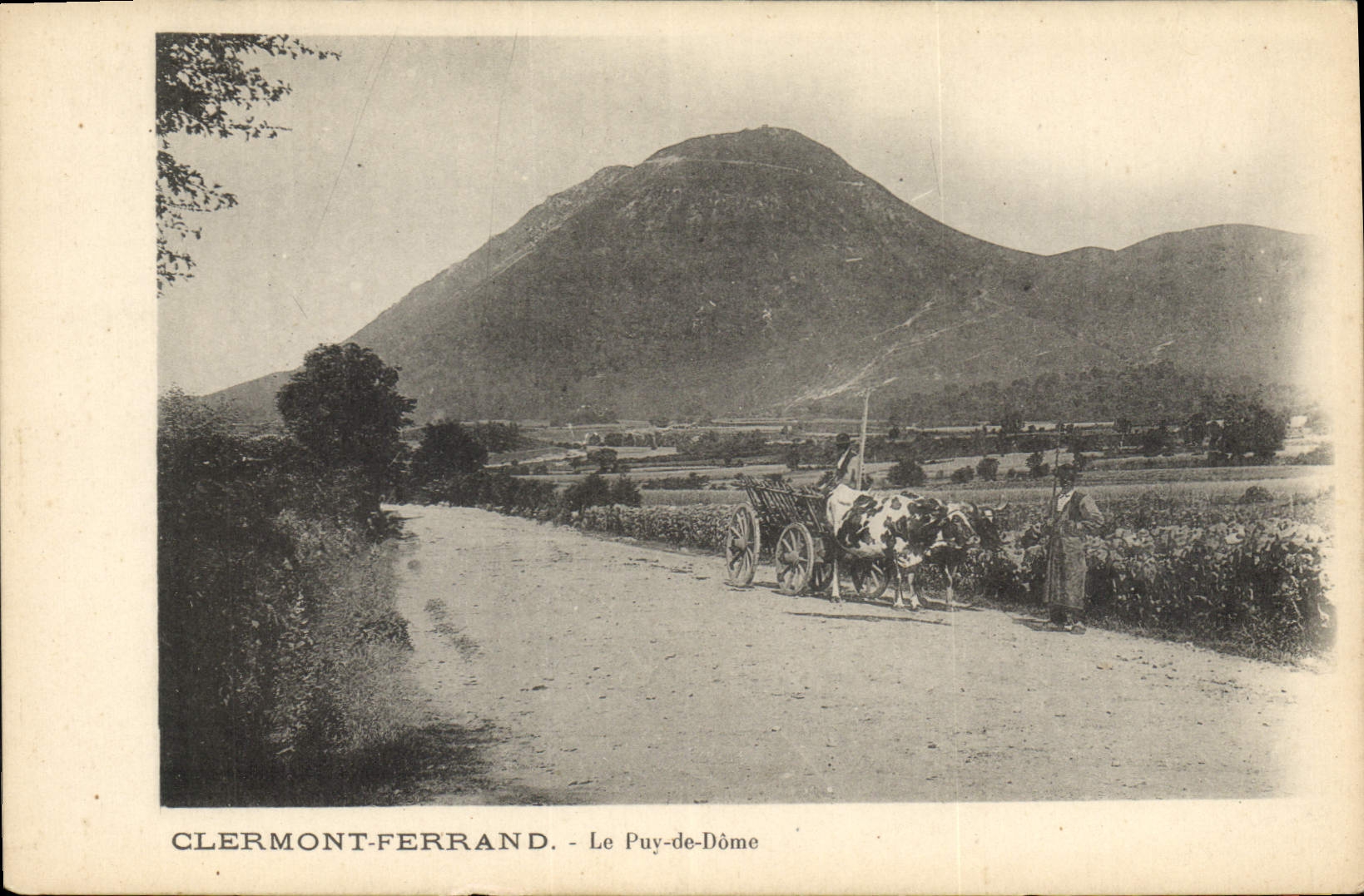 Clermont-Ferrand — Le Puy-de-Dôme — éditeur non identifié