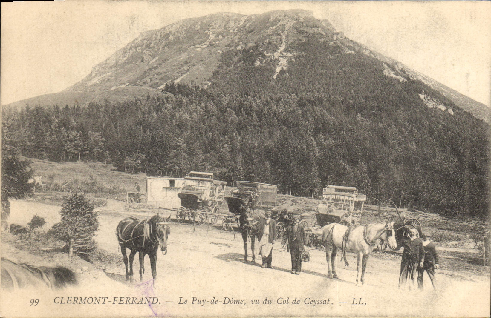 Le Puy-de-Dôme, vu du Col de Ceyssat — Clermont-Ferrand — LL, n°99