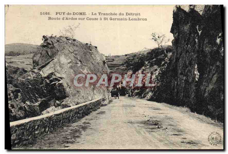 Puy-de-Dôme - Die Schneidung des Schlosses - Straße von Ardes-sur-Couze nach St Germain-Lembron