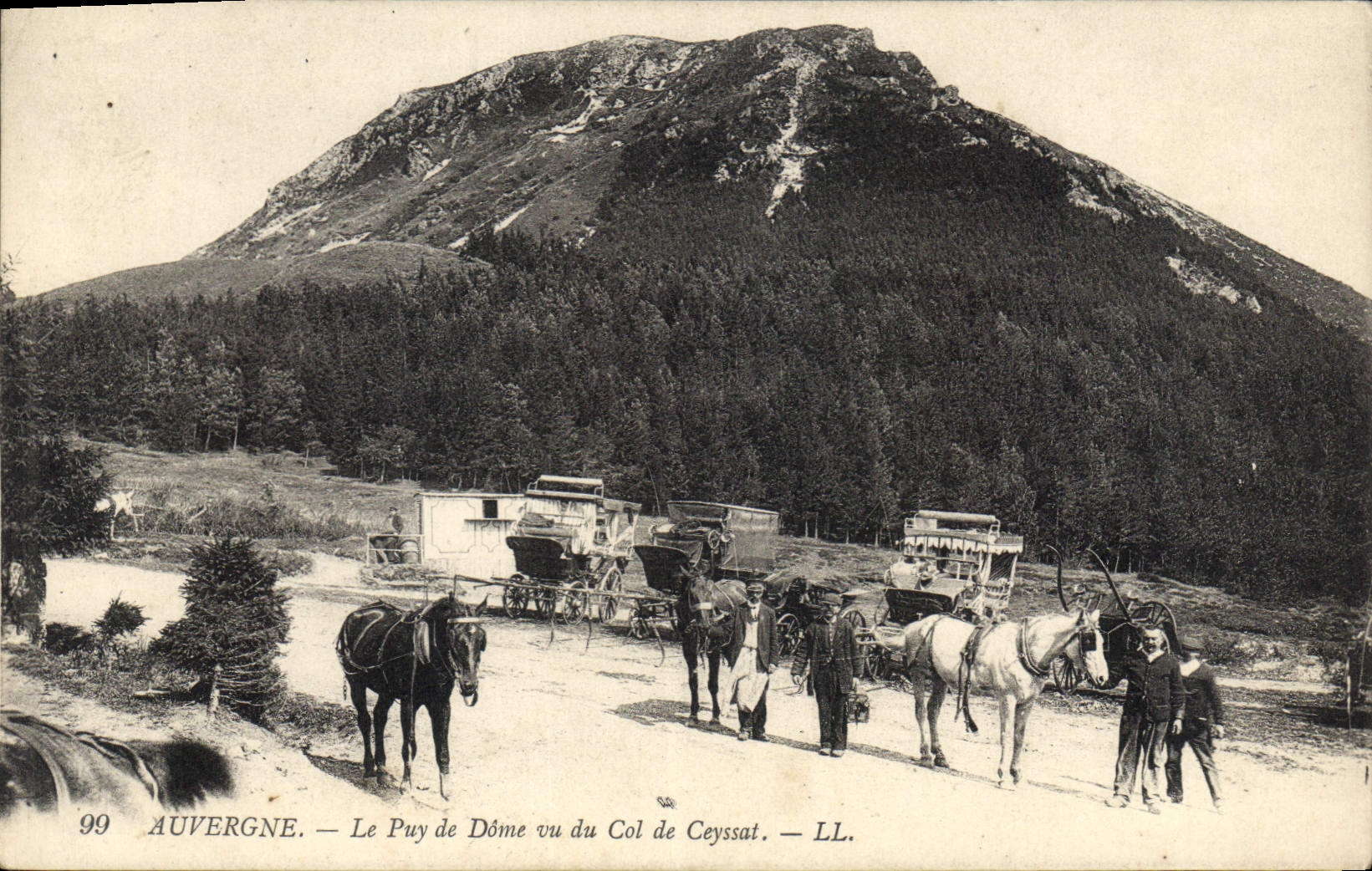 Auvergne — Le Puy de Dôme vu du Col de Ceyssat — LL, n°99
