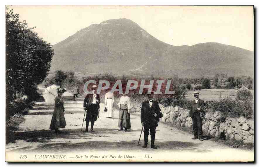 L'Auvergne — Sur la Route du Puy-de-Dôme — LL. n°136
