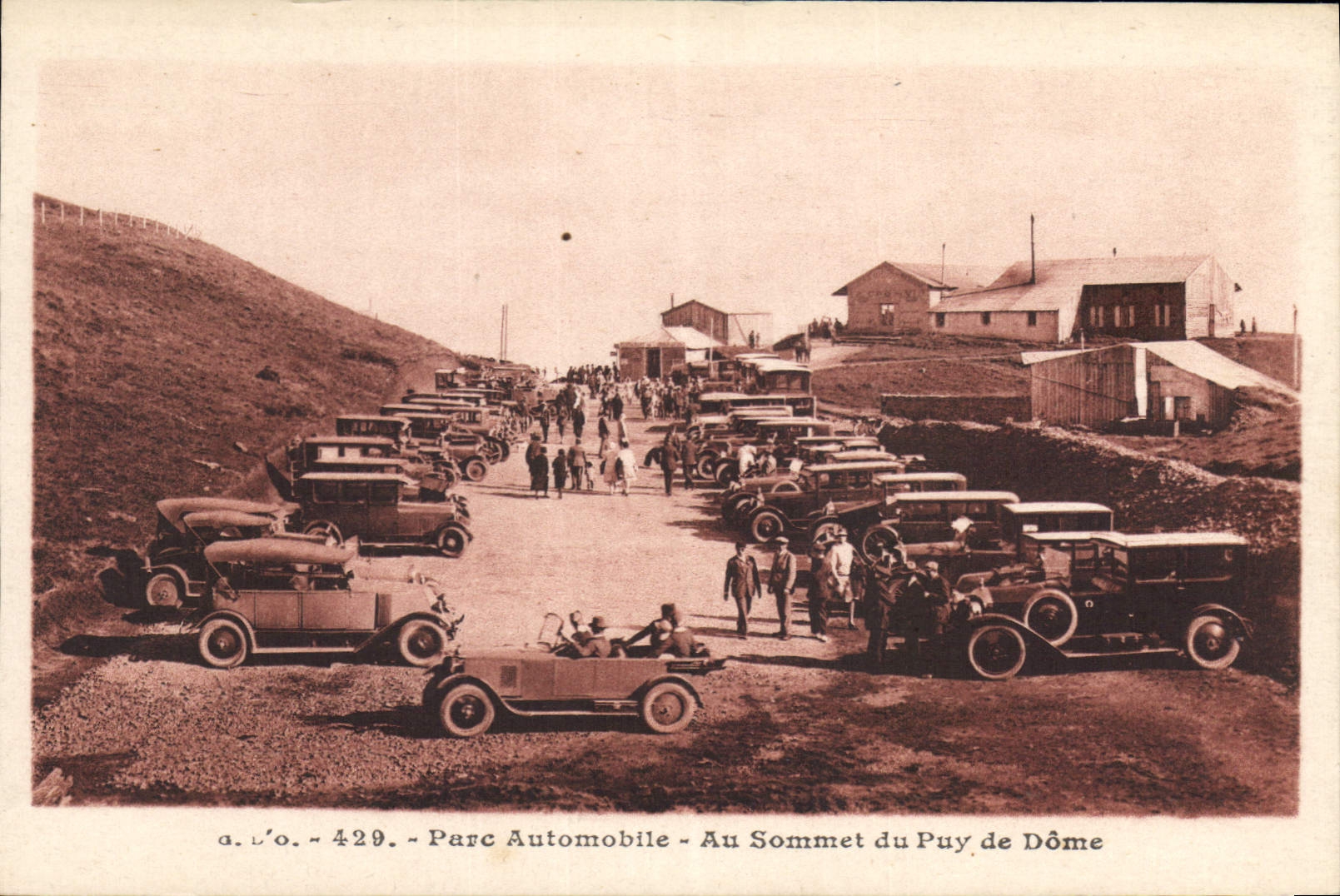 Parc Automobile - Au Sommet du Puy de Dôme — a. L’O. - 429
