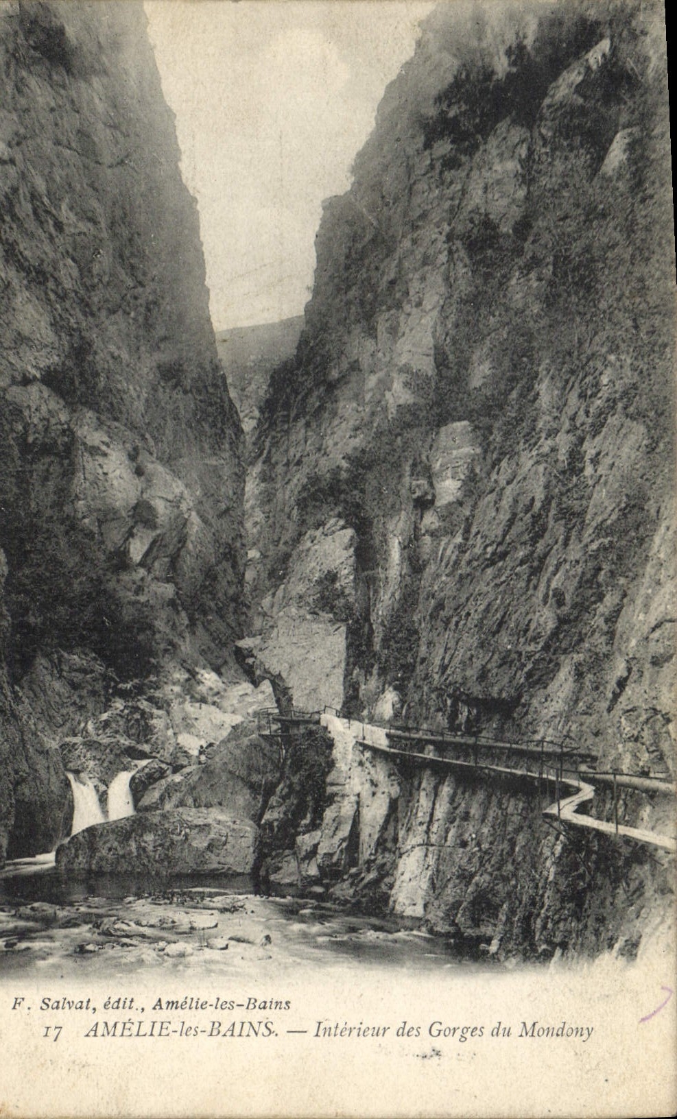 CPA Amelie les Bains Interieur des Gorges du Mondony 