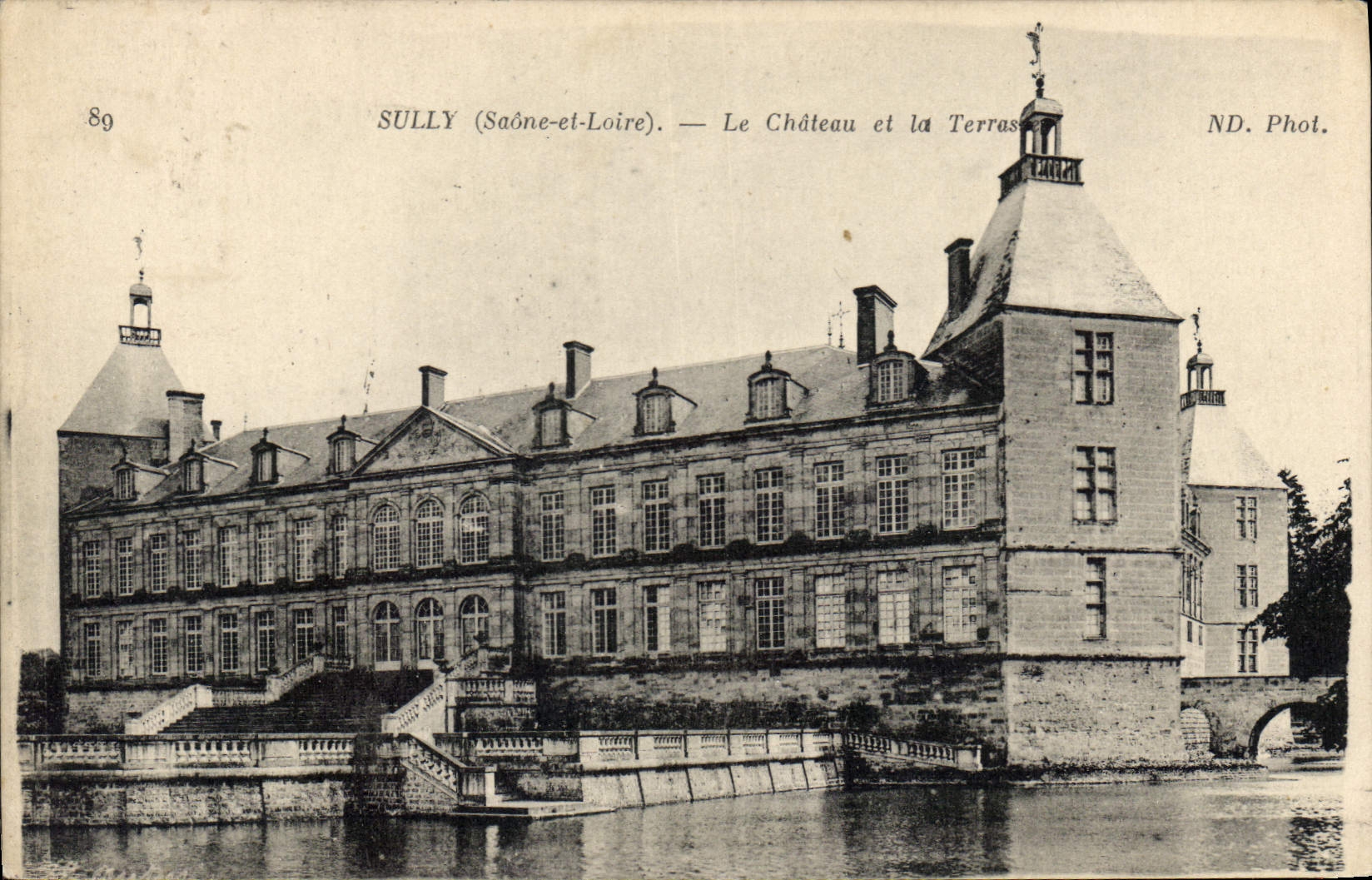 CPA Sully Saone et Loire Le Chateau et la Terrasses 