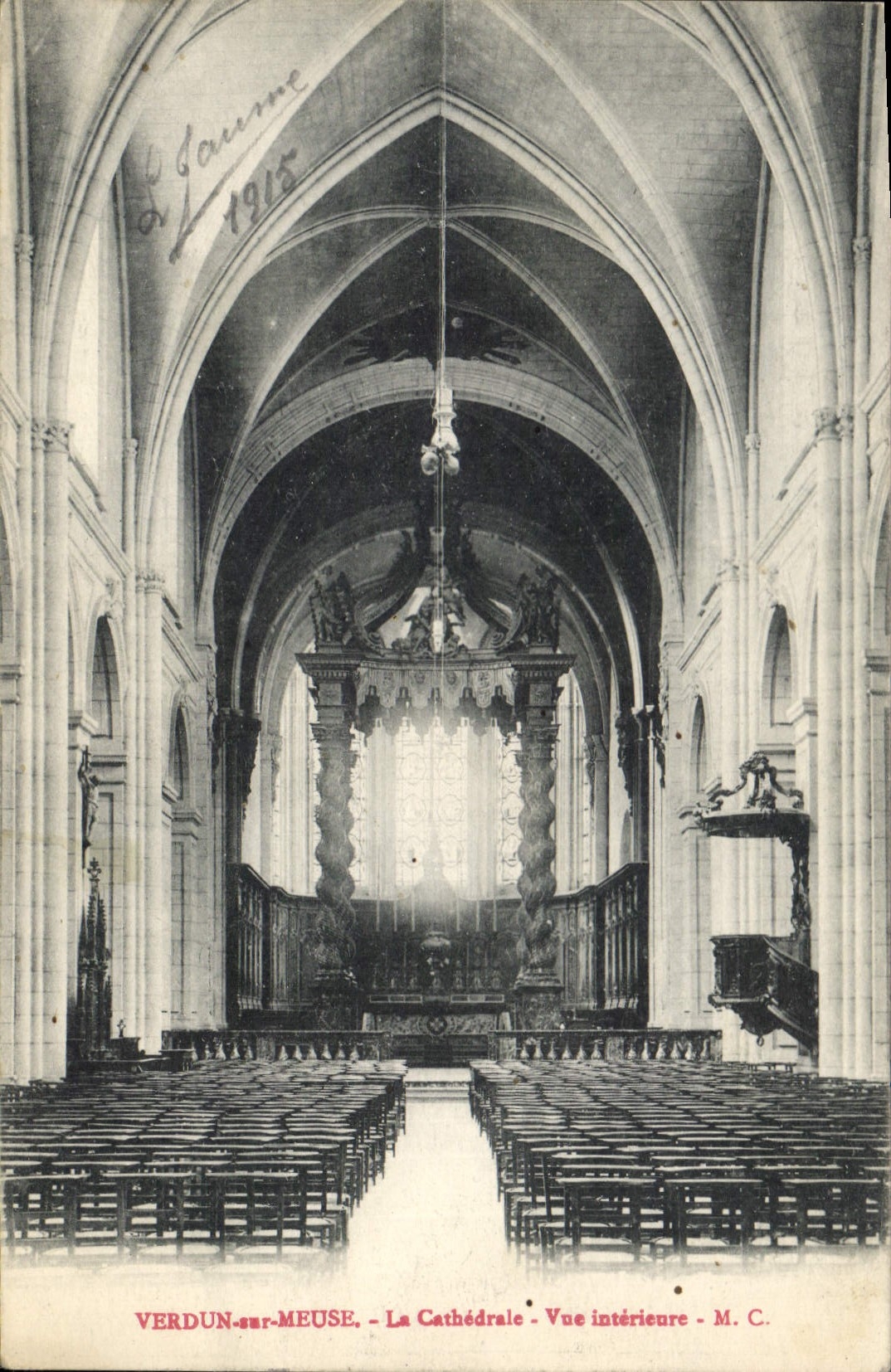Verdun-sur-Meuse — La Cathédrale — Vue intérieure — M. C.