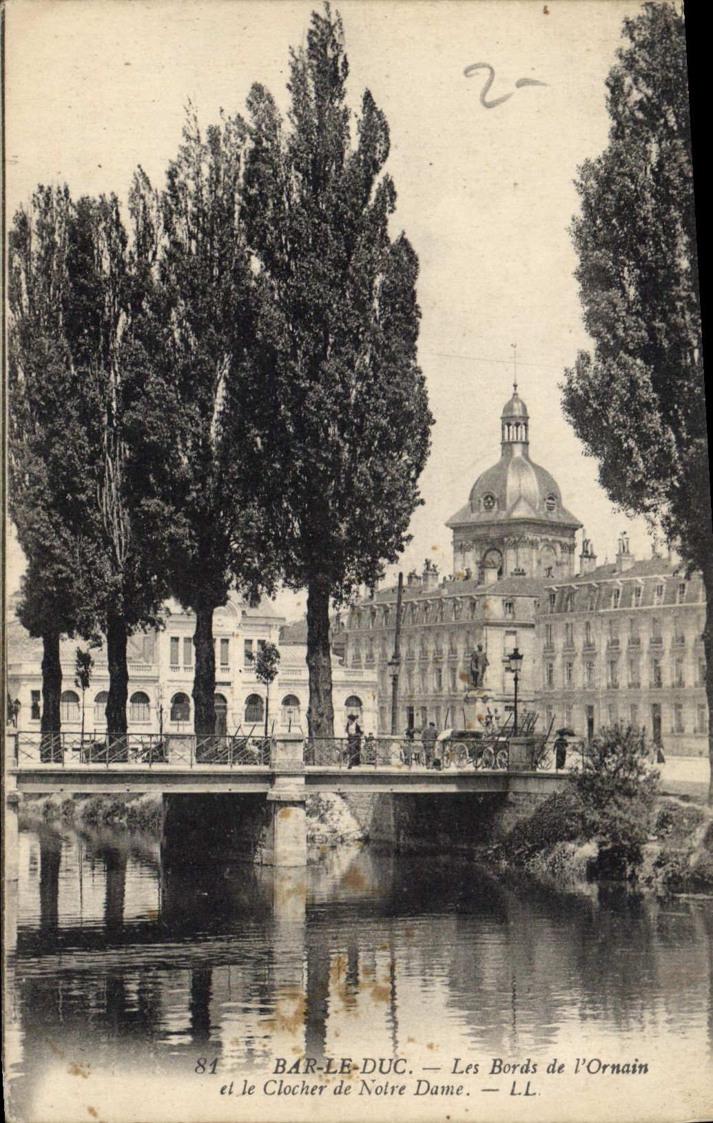 CPA Bar le Duc Les Bords de l'Ornain et le Clocher de Notre Dame 