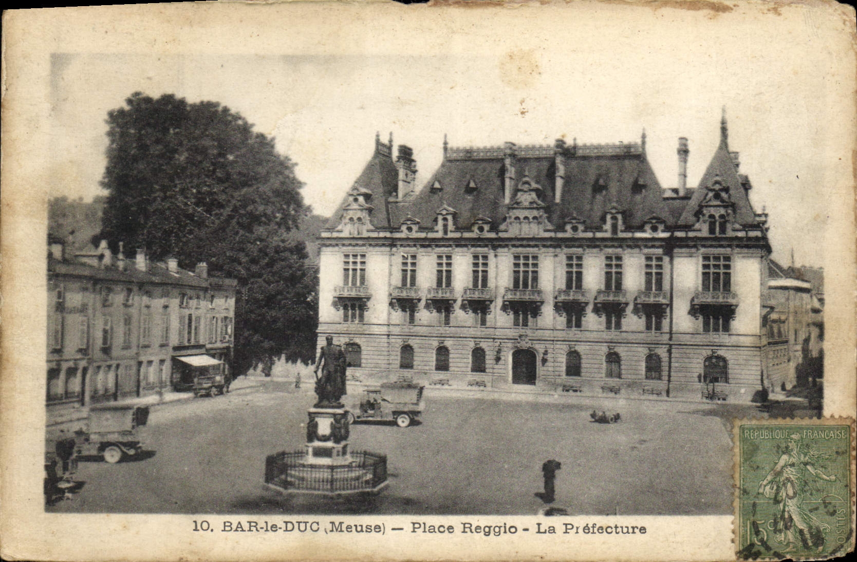 CPA Bar le Duc Meuse Place Reggio La Prefecture 