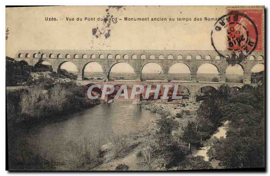CPA Uzes Vue du Pont du Gard Monument ancien au temps des Romains 