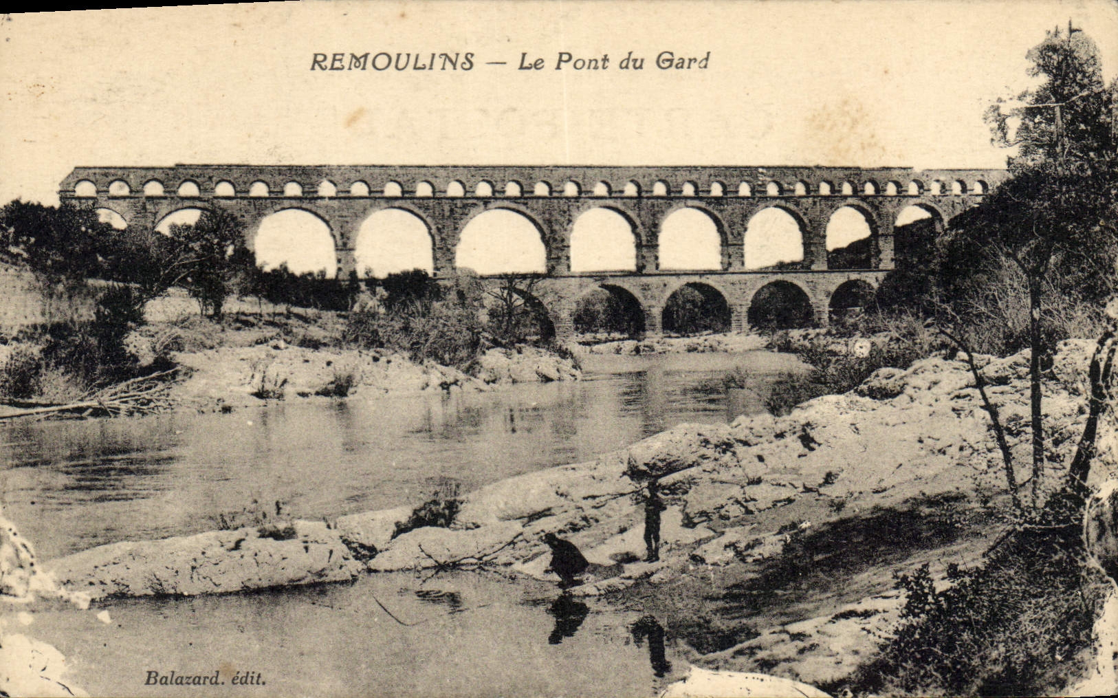 CPA Remoulins Le Pont du Gard 