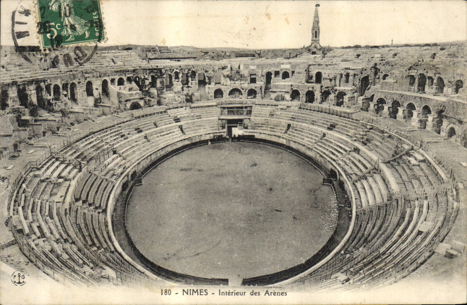 Nîmes - Intérieur des Arènes — série 180 — éditeur R.G. (Ancre)