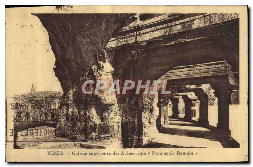 Nîmes — Galerie supérieure des Arènes, dite « Promenoir Romain » — éditeur non visible