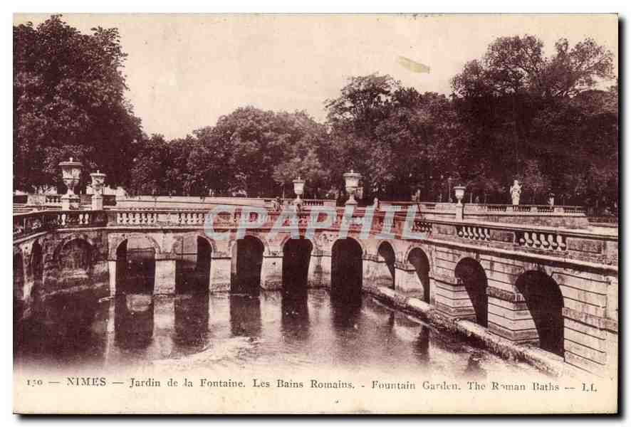 CPA Nimes Jardin de la Fontaine Les Bains Romains 