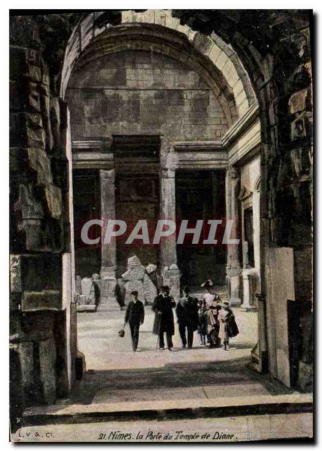 CPA Nimes La Porte de Temple de Diane 