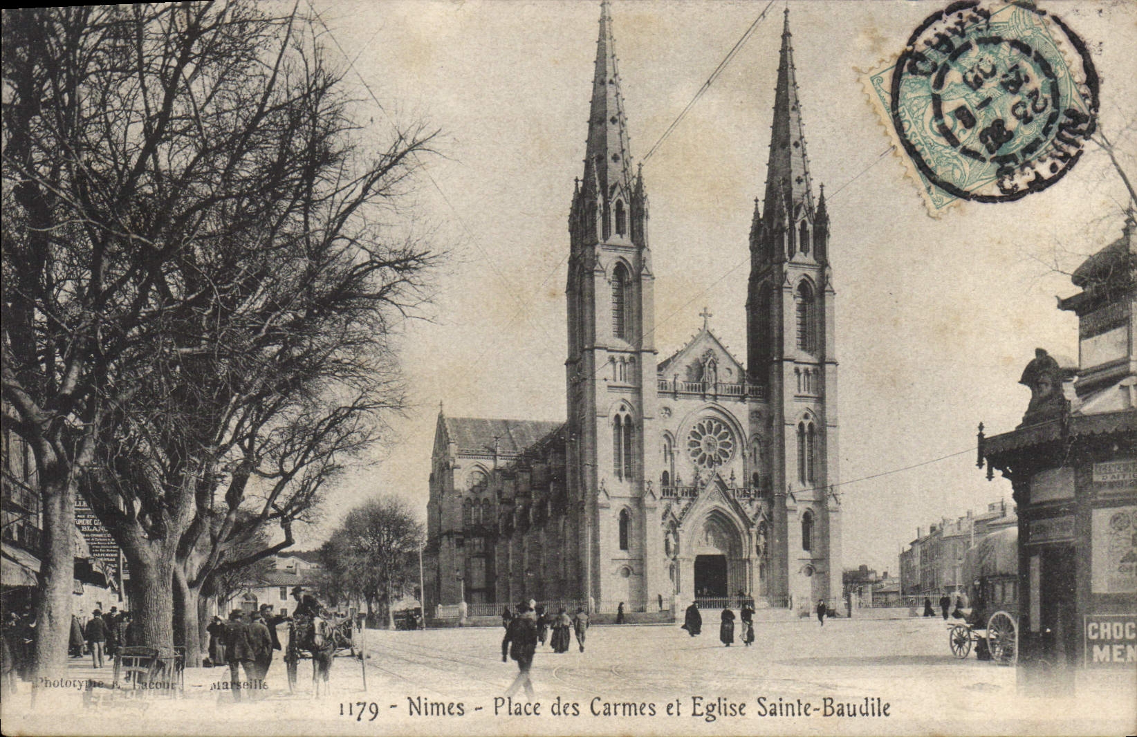CPA Nimes Place des Carmes et Eglise Sainte Baudile 