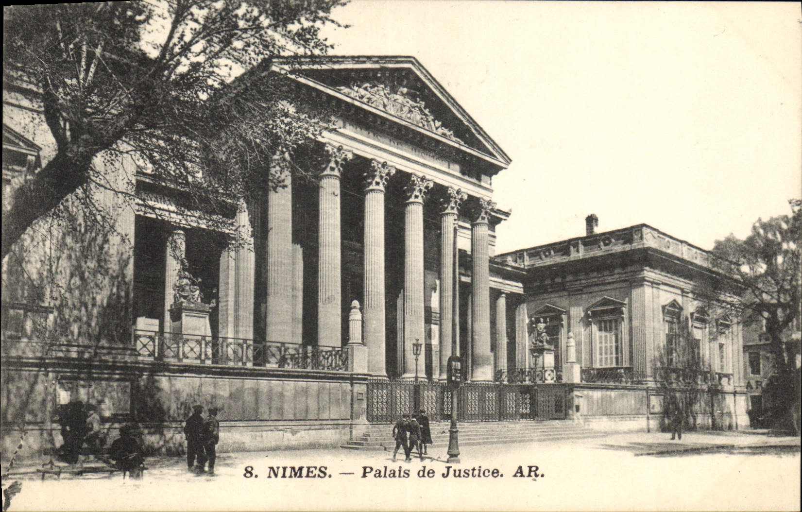 Nîmes — Palais de Justice — AR.