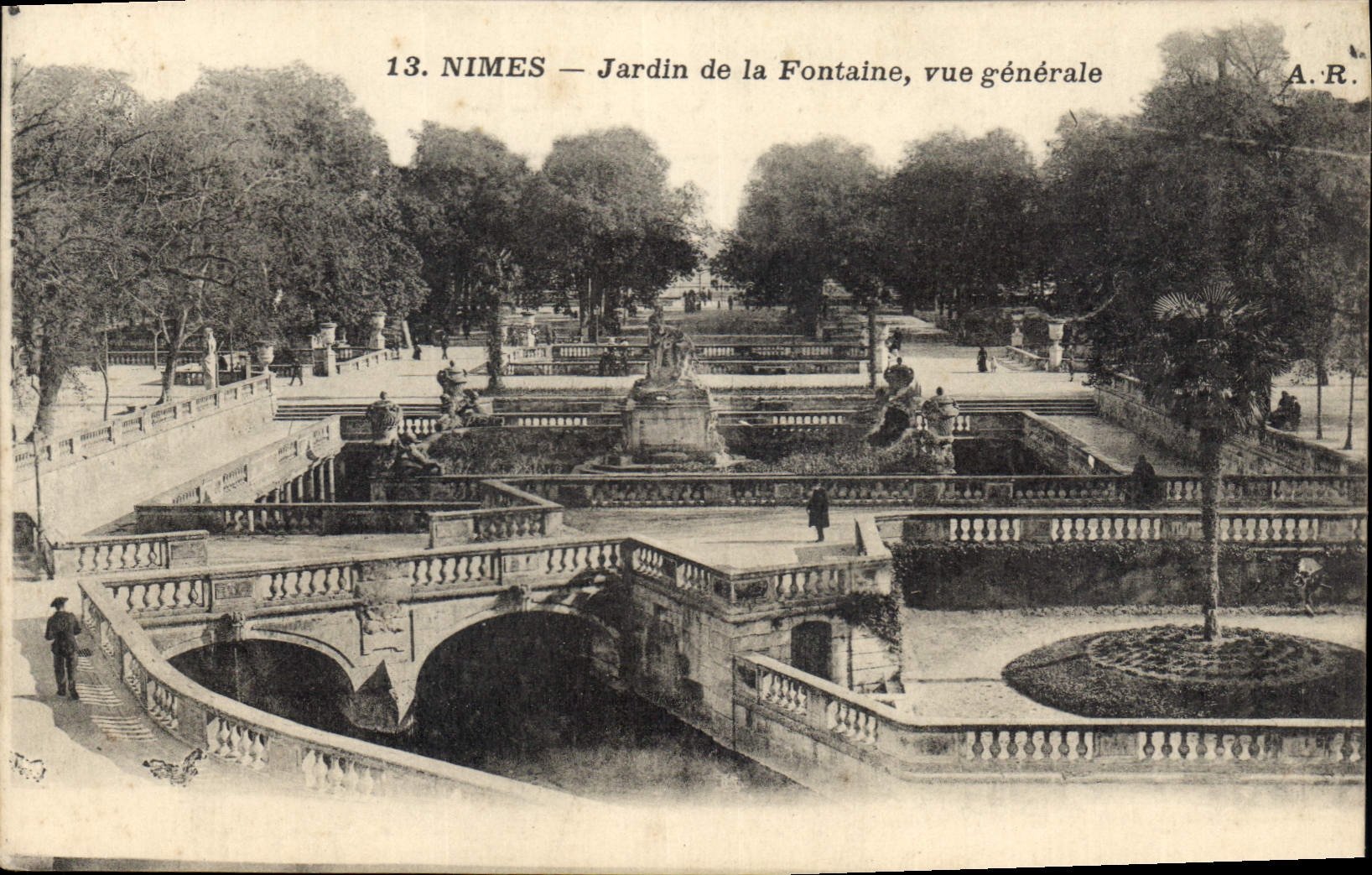 Nîmes — Jardin de la Fontaine, vue générale — A.R. n°13