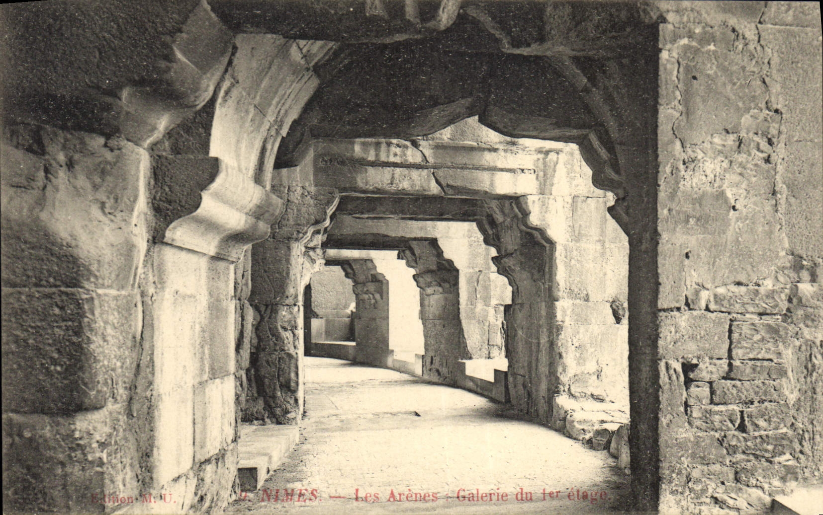 Nîmes — Les Arènes — Galerie du 1er étage