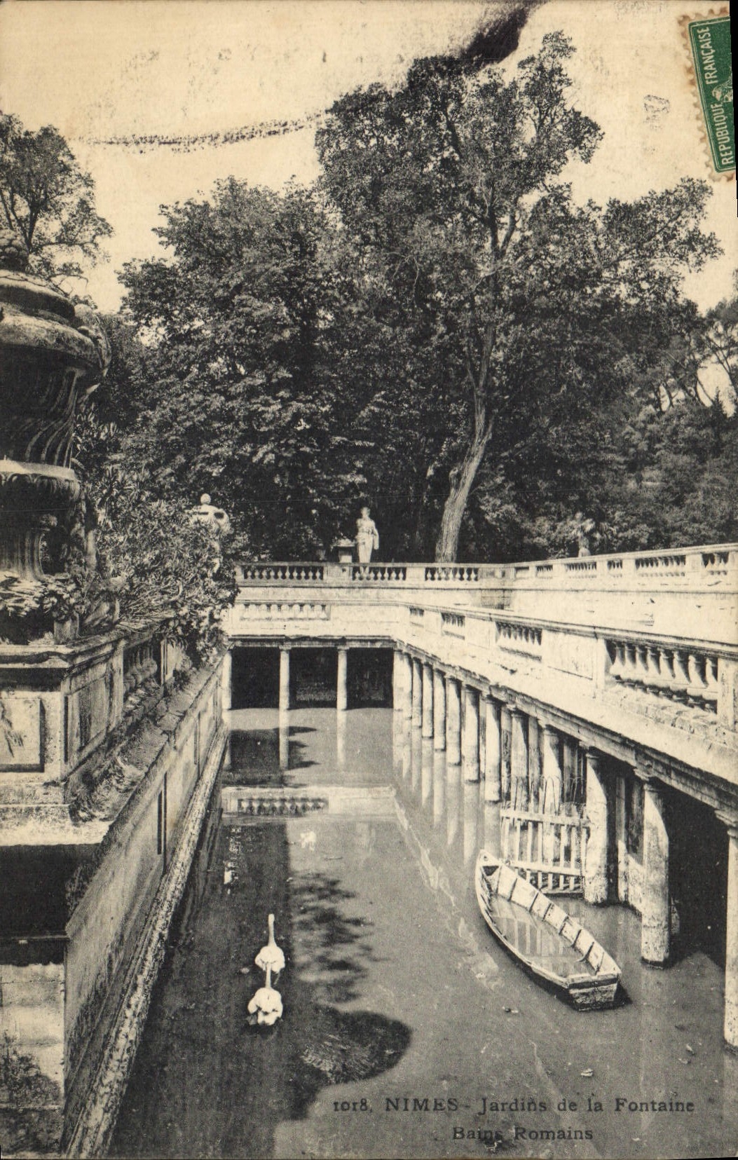 CPA Nimes Jardins de la Fontaine Bains Romains 