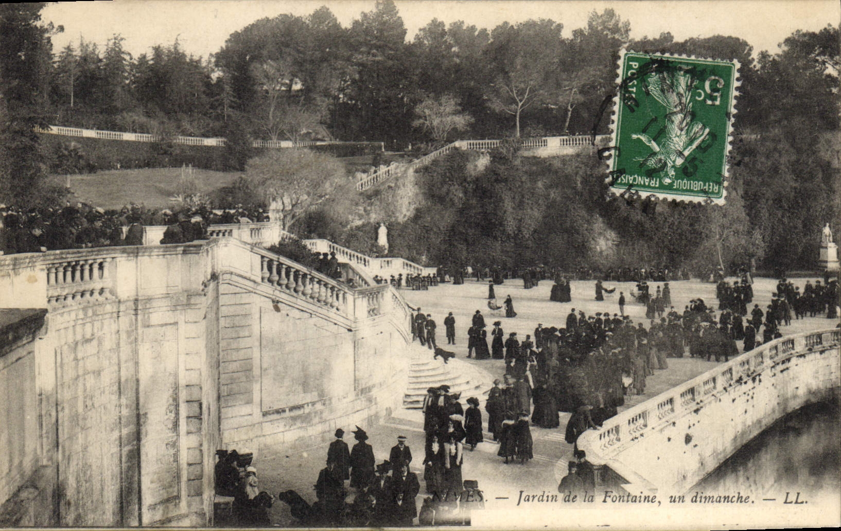 Nîvès — Jardin de la Fontaine, un dimanche — LL.