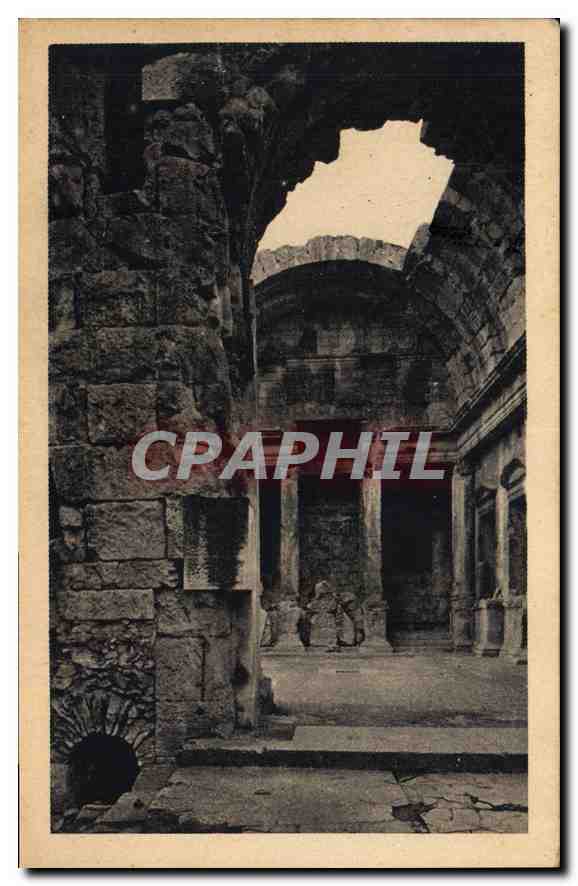 CPA Nimes Gard interieur Temple de Diane 