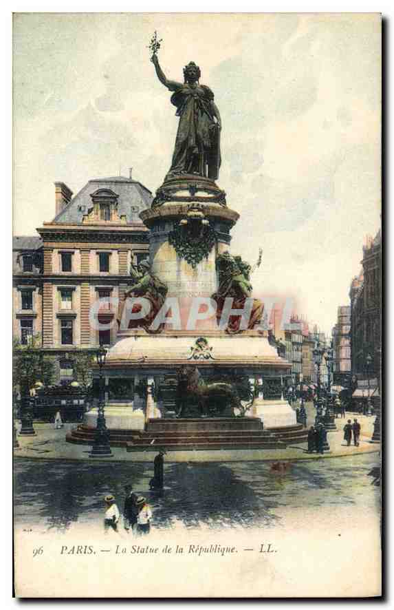 CPA Paris le Statue de la Republique 