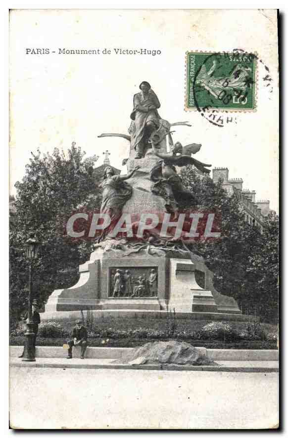 CPA Paris Monument de Victor Hugo 