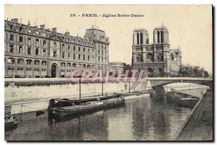 Paris - Church of Notre-Dame — view with the river and boats — n°28