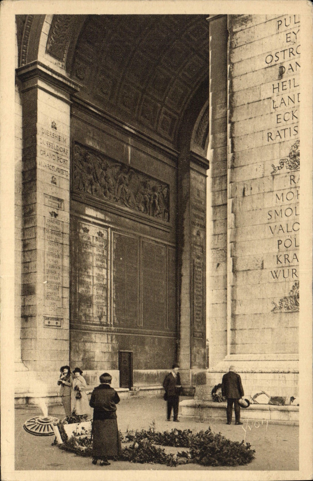 CPA Paris en flanant Tombe du Soldat inconnu 