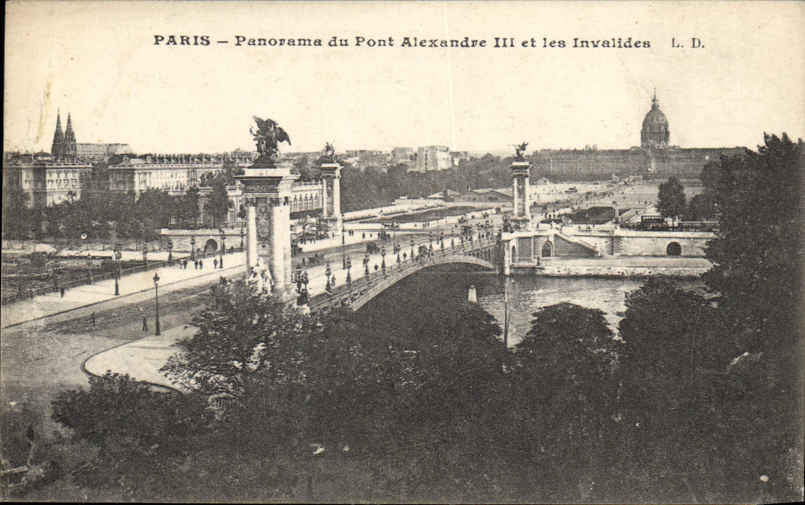 CPA Paris Panorama du Pont Alexandre III et les Invalides 