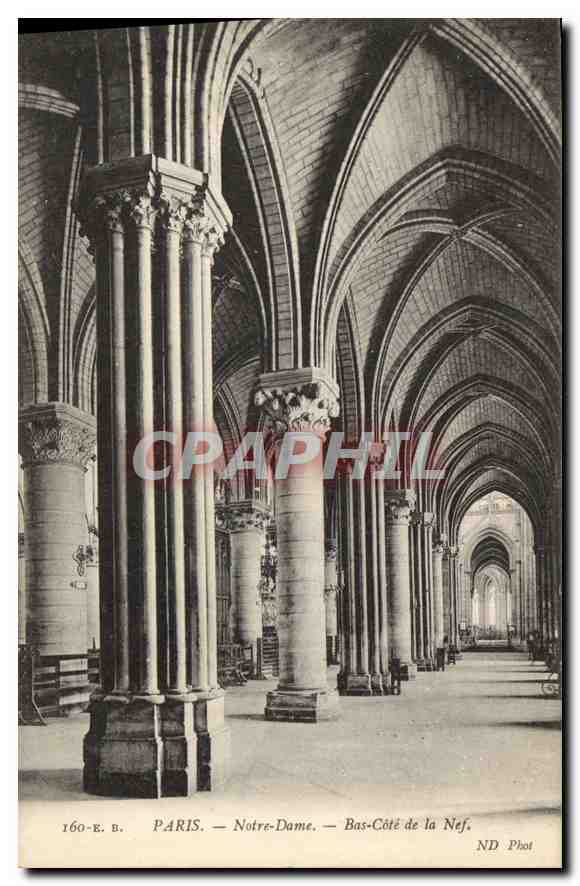 CPA Paris Notre Dame Bas Cote de la Nef 