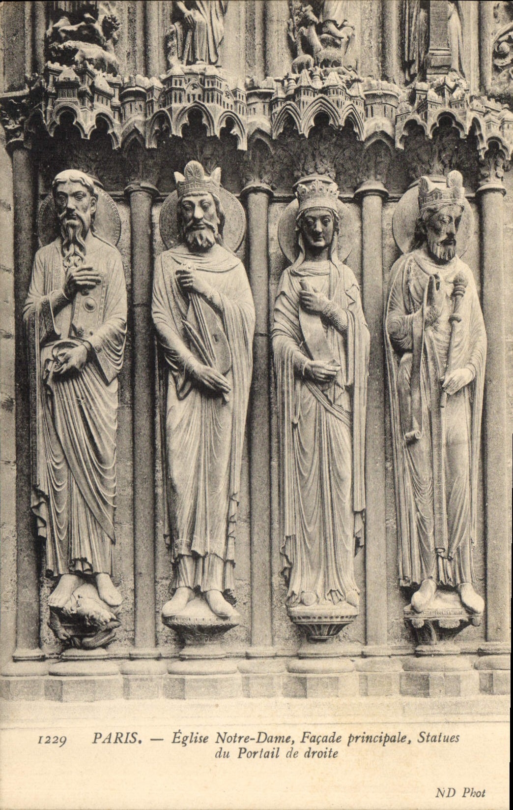 CPA Paris Eglise Notre Dame Facade principale Statues du Portail de droite 